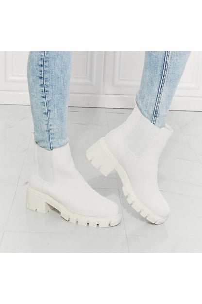 MMShoes Work For It Matte Lug Sole Chelsea Boots in White